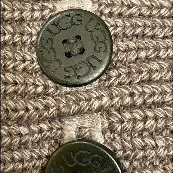 GREY  SWEATER UGG BOOTS SIZE 7! - Picture 8 of 12